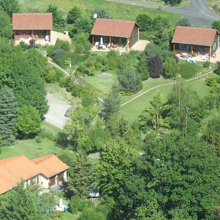 Les Chalets De La Vigne Grande Saint-Floret Luaran gambar