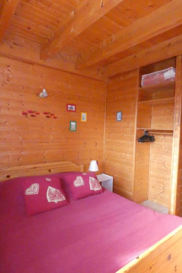Les Chalets De La Vigne Grande Saint-Floret Luaran gambar