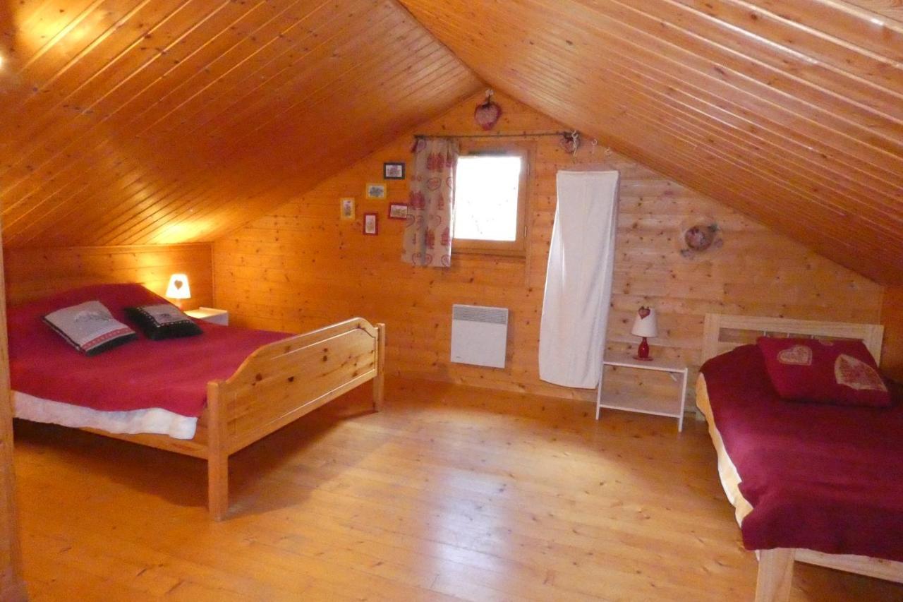 Les Chalets De La Vigne Grande Saint-Floret Luaran gambar