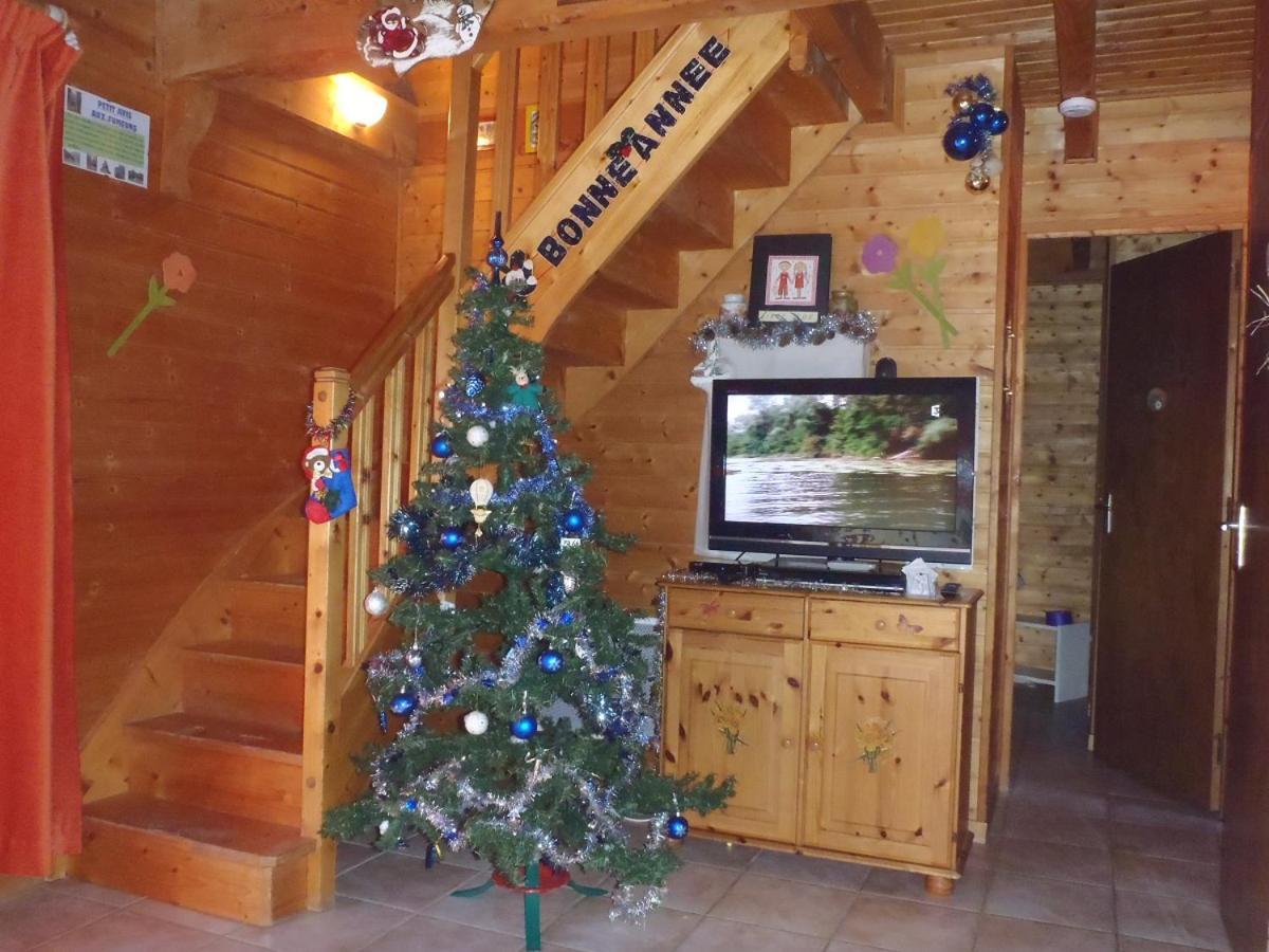 Les Chalets De La Vigne Grande Saint-Floret Luaran gambar