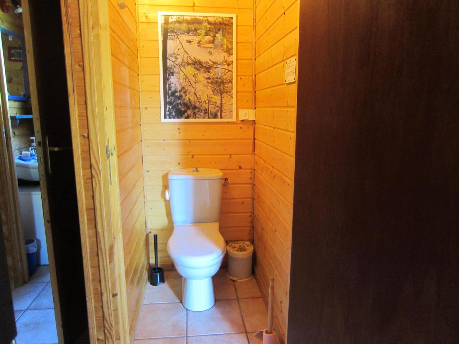 Les Chalets De La Vigne Grande Saint-Floret Luaran gambar