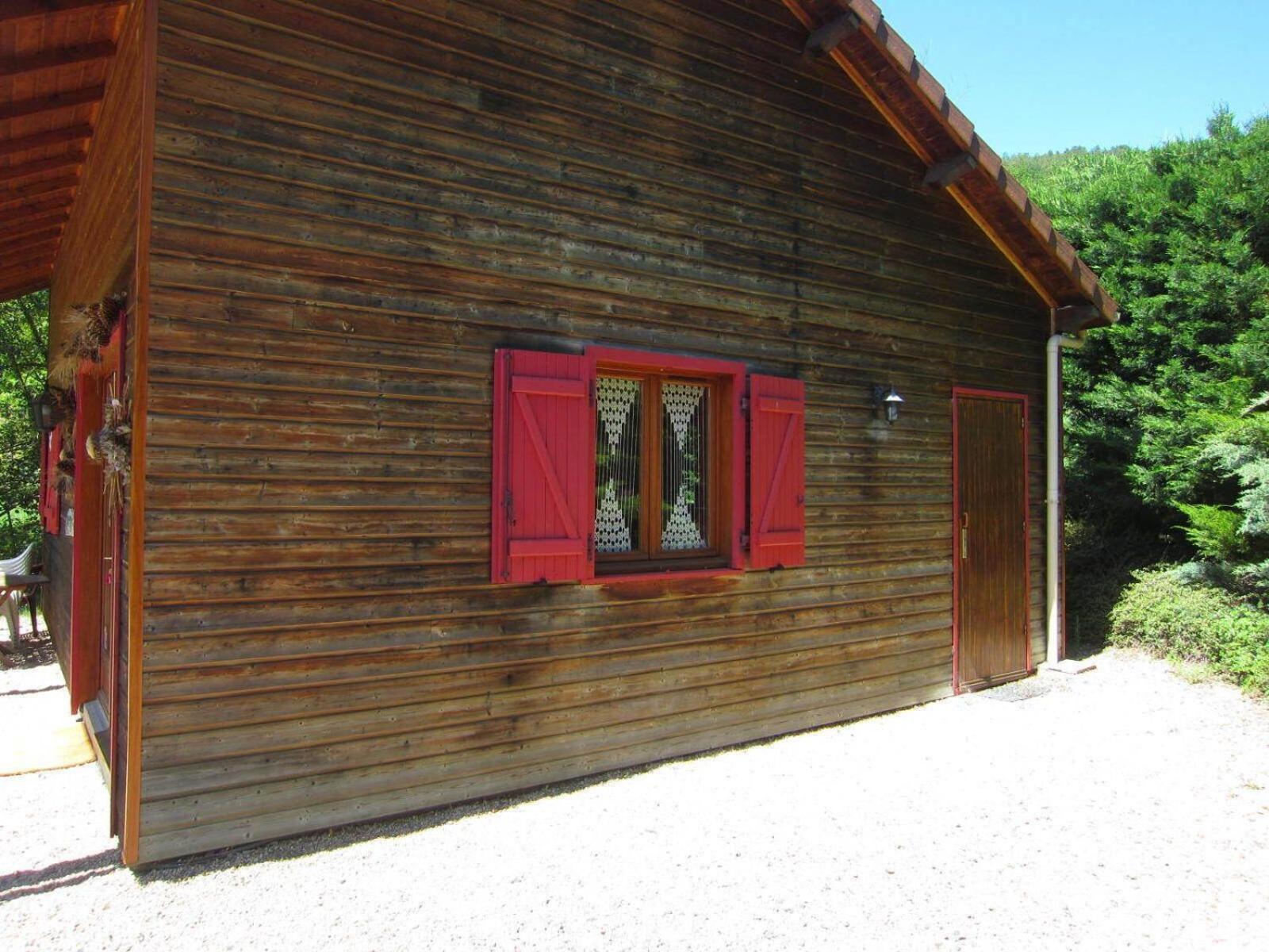Les Chalets De La Vigne Grande Saint-Floret Luaran gambar