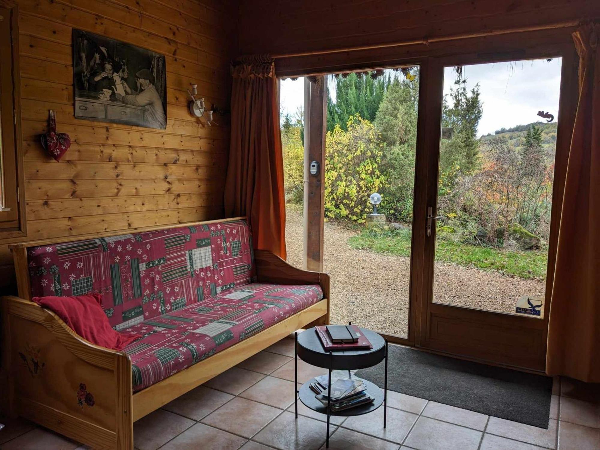 Les Chalets De La Vigne Grande Saint-Floret Luaran gambar